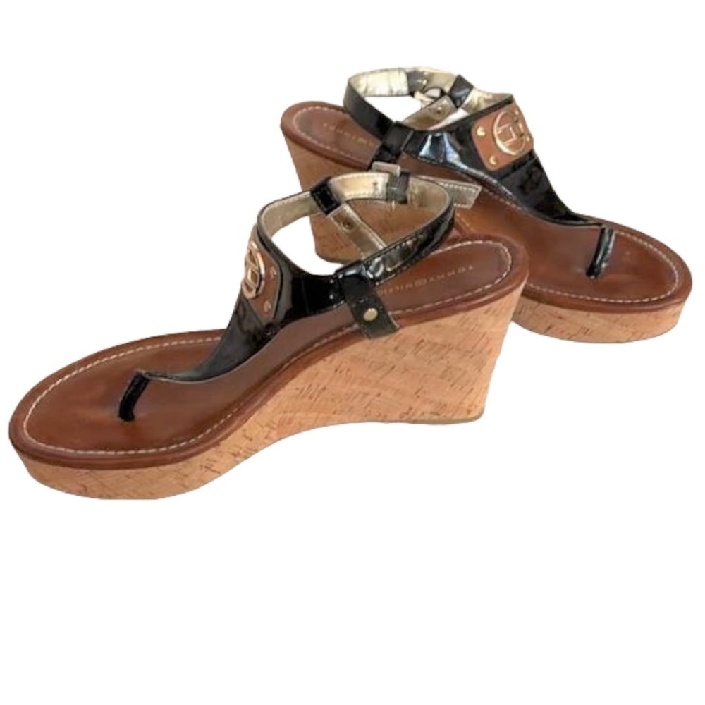 Tommy Hilfiger Black Patent Leather Wedge Thong Sandals, size 6
